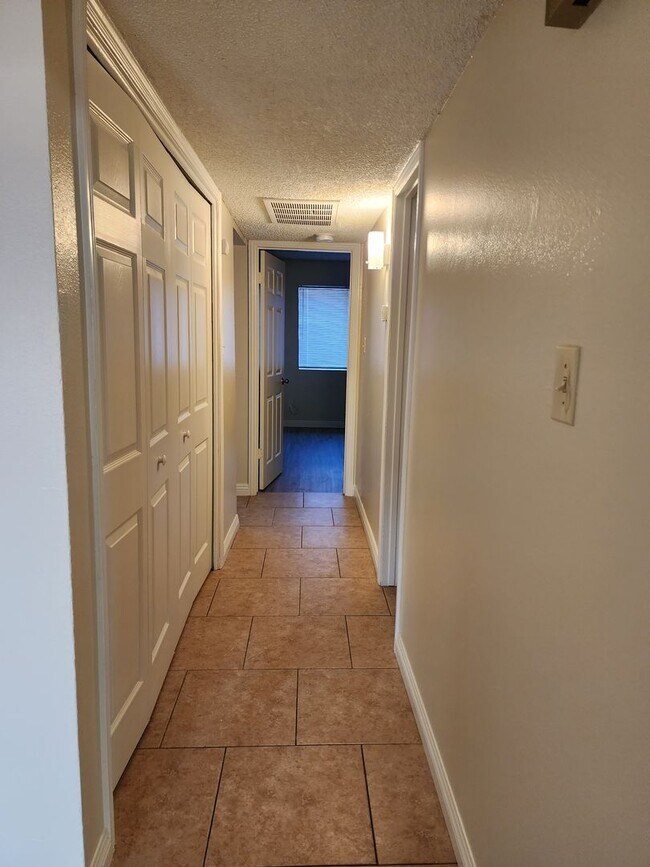 Foto del edificio - 139 - 4732p -2309 Westholme Blvd. -RB