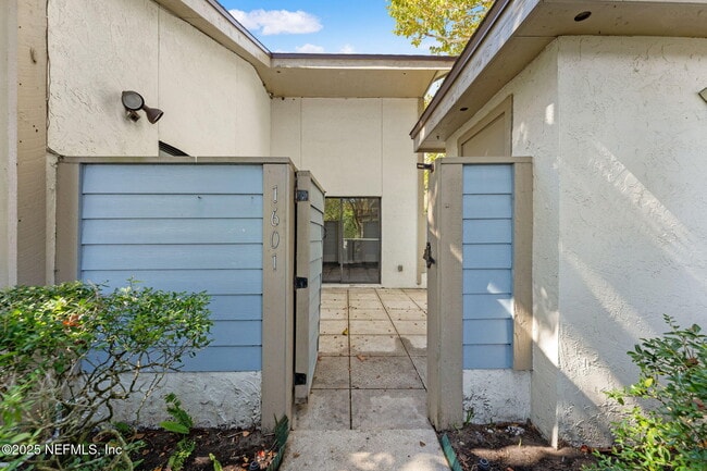 Foto del edificio - 1601 Challenger Ct W