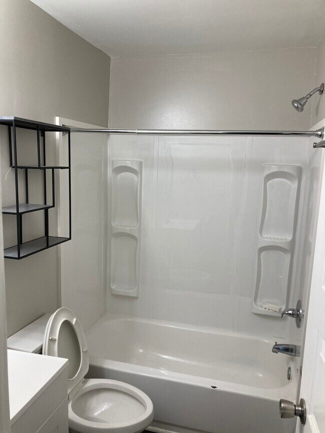 Building Photo - 1313 Keith St