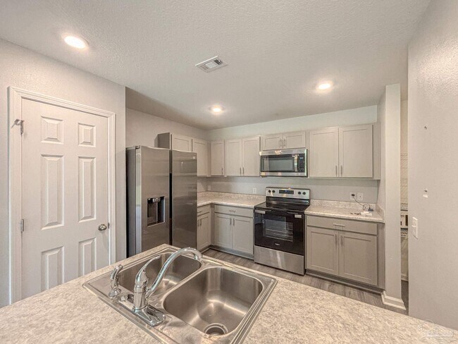 Building Photo - 8771 Schooner Ln