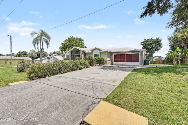 Building Photo - 880 Vocelle Ave