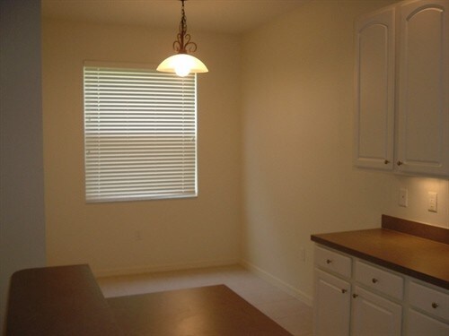 Building Photo - 3767 Parkridge Cir