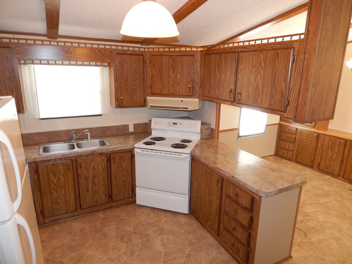 Kitchen/Dining Room - 523 MO-13