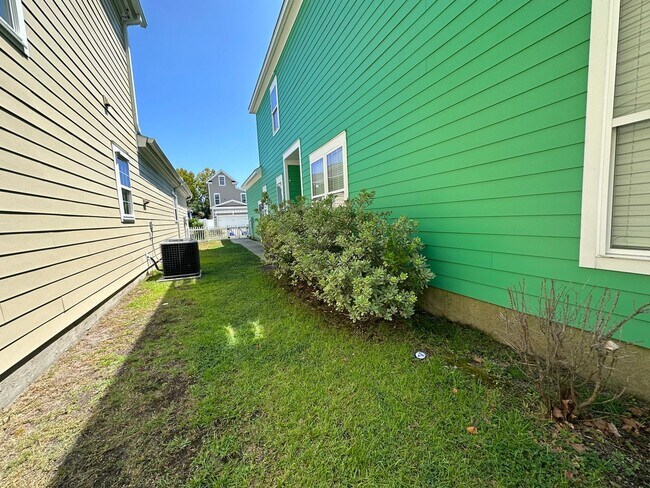 Building Photo - Close to the Beach! Market Common Home, Pe...