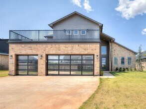 Building Photo - 5613 NW 154th Terrace