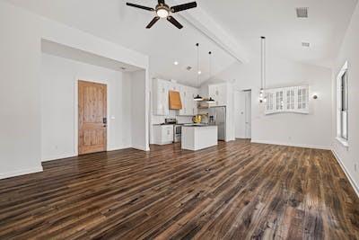 Foto del edificio - 1915 Owens Ln