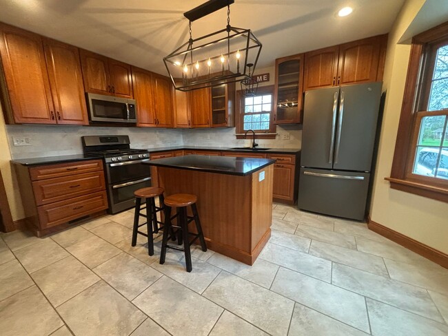 Building Photo - Spacious Home with Large Lot