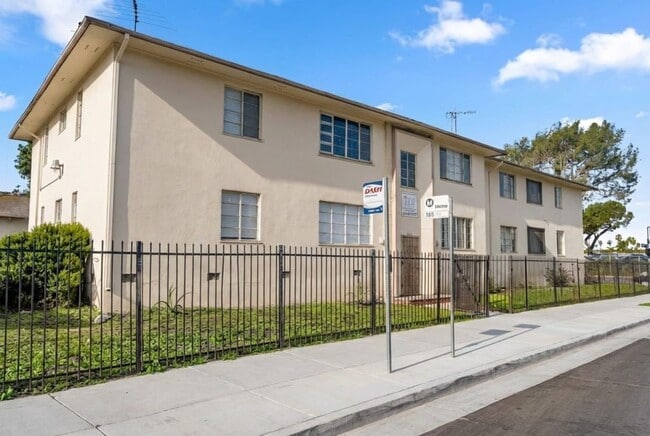 Foto del edificio - 4012 S Hillcrest Dr