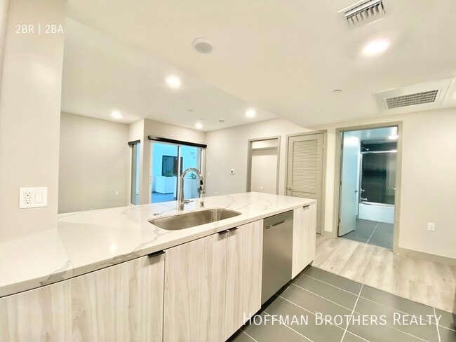 Foto del edificio - 1532 Brockton Ave