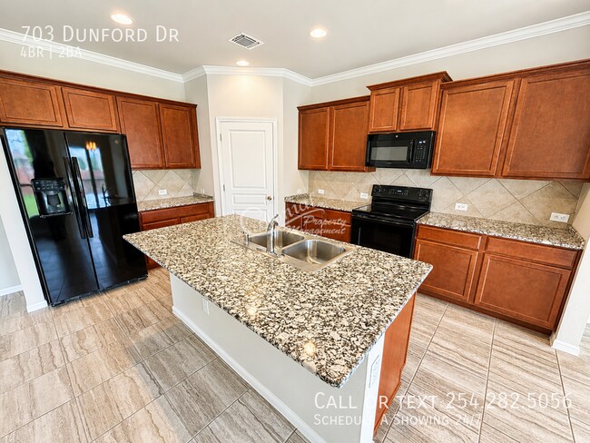 Building Photo - 703 Dunford Dr