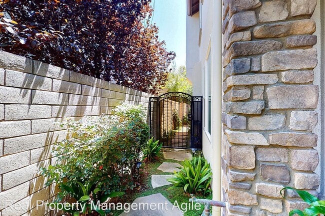 Foto del edificio - 3 br, 2.5 bath House - 27586 Homestead Rd