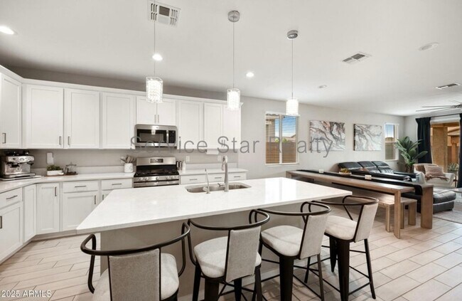 Foto del edificio - 17968 W Hilton Ave