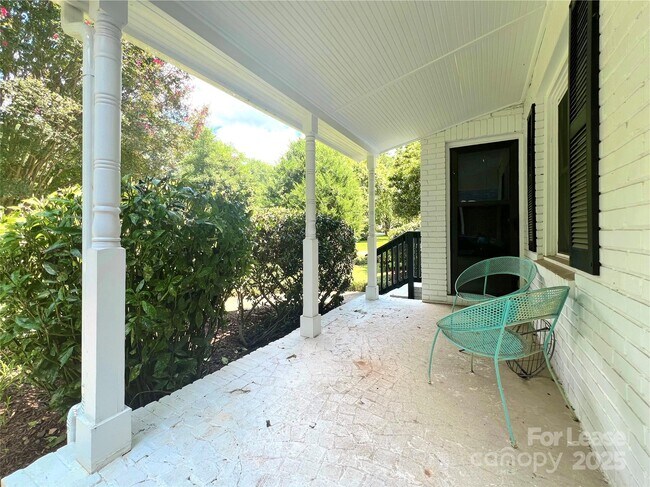 Building Photo - 3108 Barnhill Dr