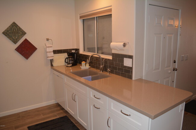 Foto del edificio - 11260 N 92nd St
