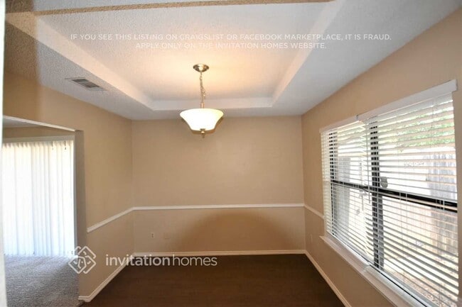 Building Photo - 105 Creek Courts Dr