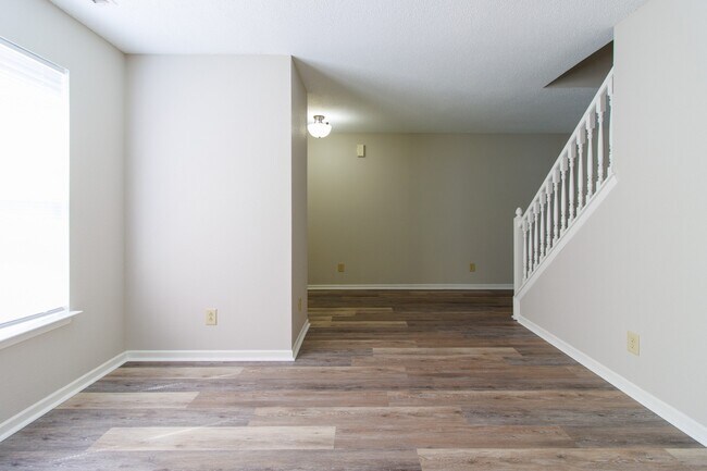 Building Photo - 12882 Old Glory Dr