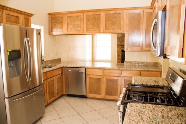 Building Photo - 128 Masquerade Ln