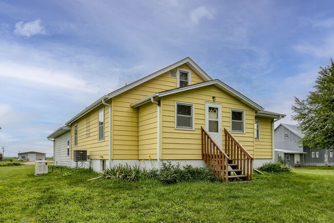 Building Photo - Charming 2 Bedroom In Fremont!!