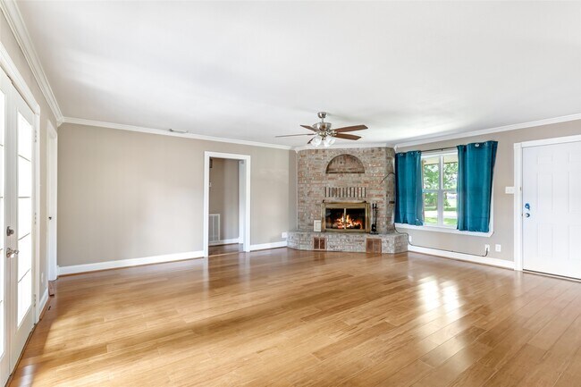 Foto del edificio - 2198 N Winfree St