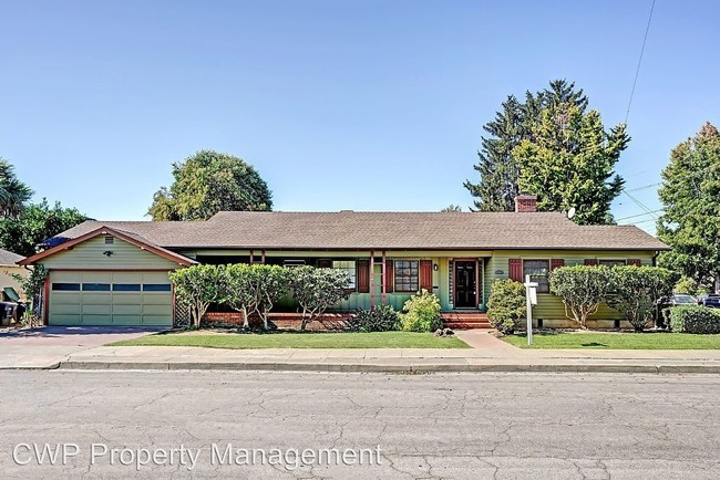 Building Photo - 2 br, 1.5 bath House - 1111 San Rafael Street