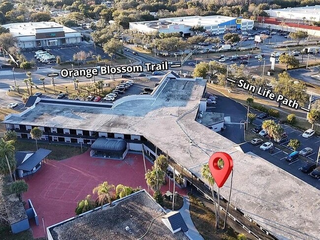 Foto del edificio - 8421 S Orange Blossom Trl