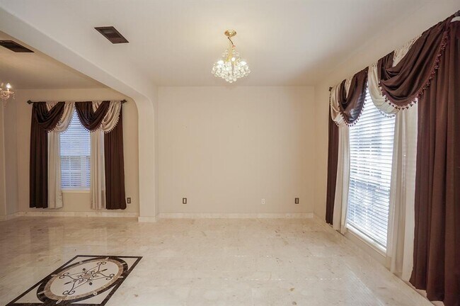 Foto del edificio - 20718 Sapphire Lake Rd