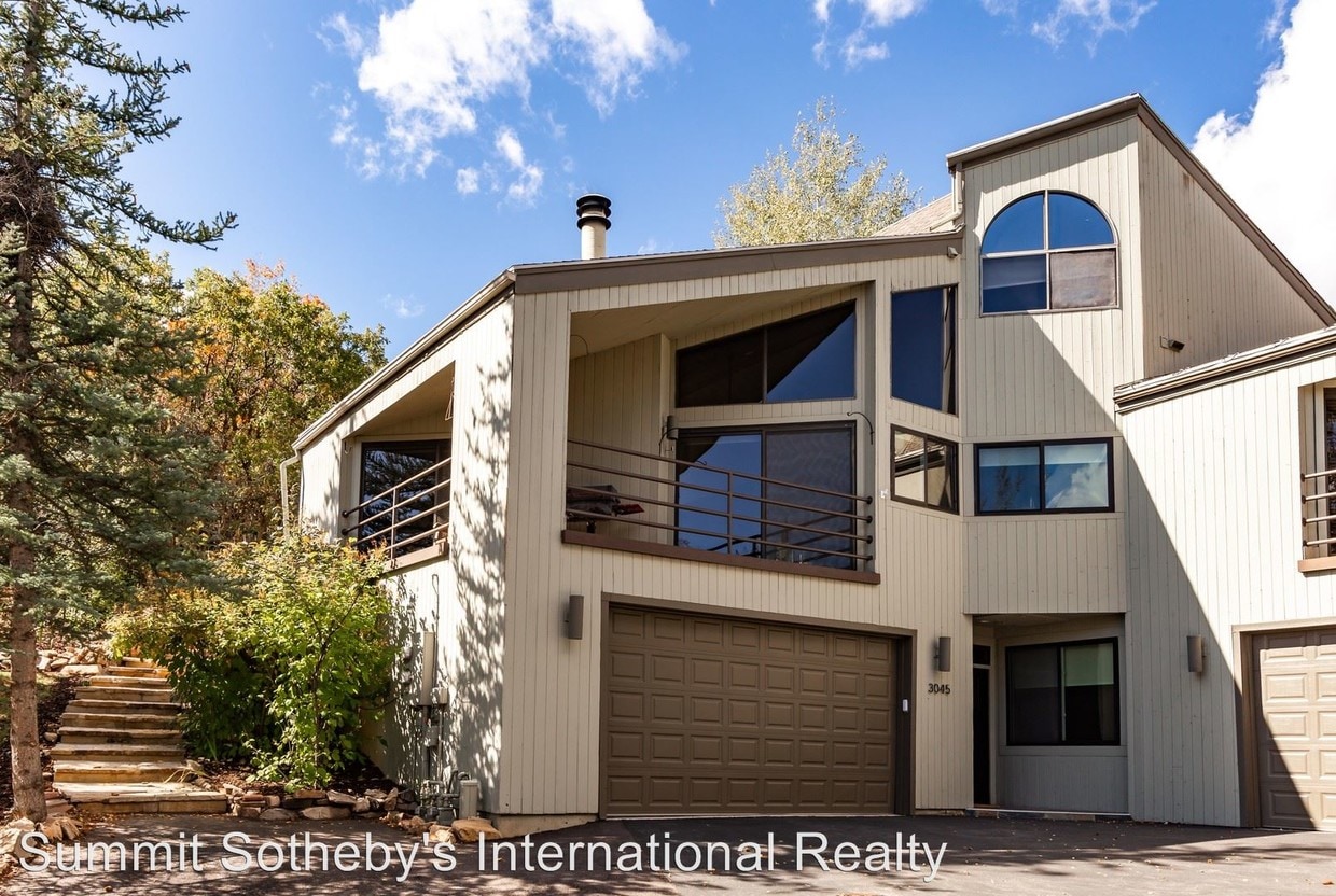 Primary Photo - 4 br, 4 bath House - 3045 Ridgeview Drive