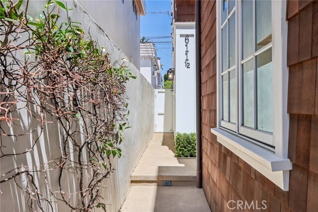 Foto del edificio - 611 Marigold Ave