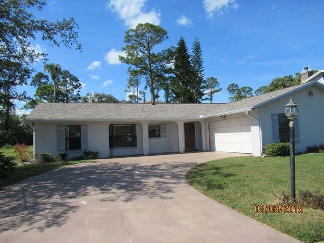Building Photo - Beautiful 3 Bedroom Home with Huge Yard!