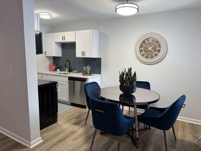 The Park on 13 Apartments - Royal Oak, MI - 3009 W 13 Mile Rd