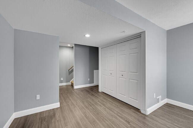Building Photo - $3,250.00 - 2 Beds, 2.5 Baths, Apartment i...