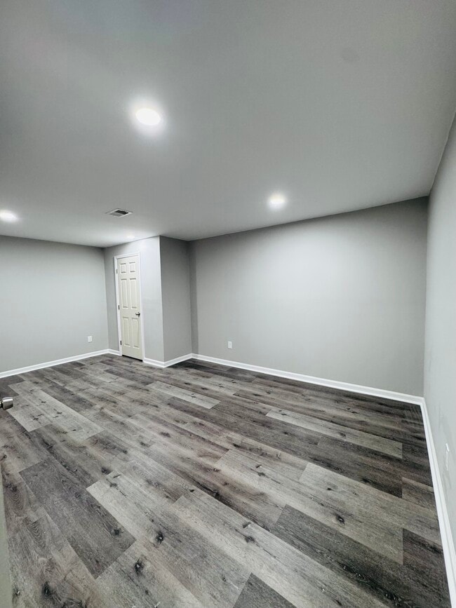 Building Photo - 32 Wagoneers Ln