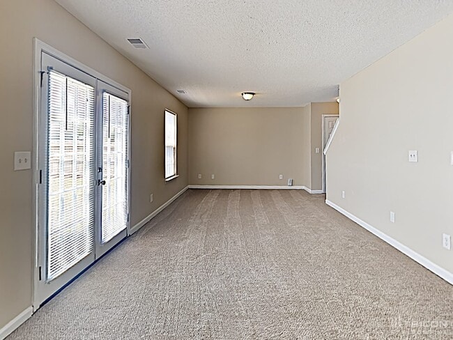 Building Photo - 225 Meyer Ln