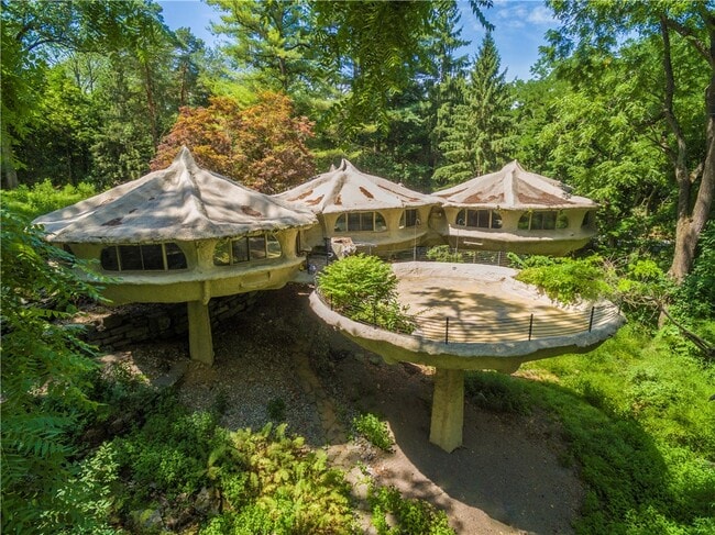 Building Photo - 142 Park Rd