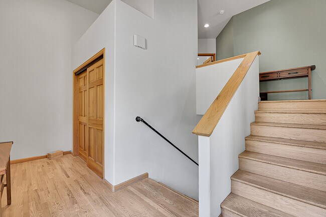 Foto del edificio - 33628 Berg Ln