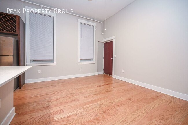 Foto del edificio - 515 E 12th St