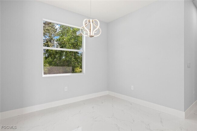 Foto del edificio - 3733 15th St W