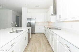 Building Photo - 5947 Sunningdale St