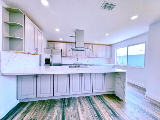 Foto del edificio - 7904 NW 40th St