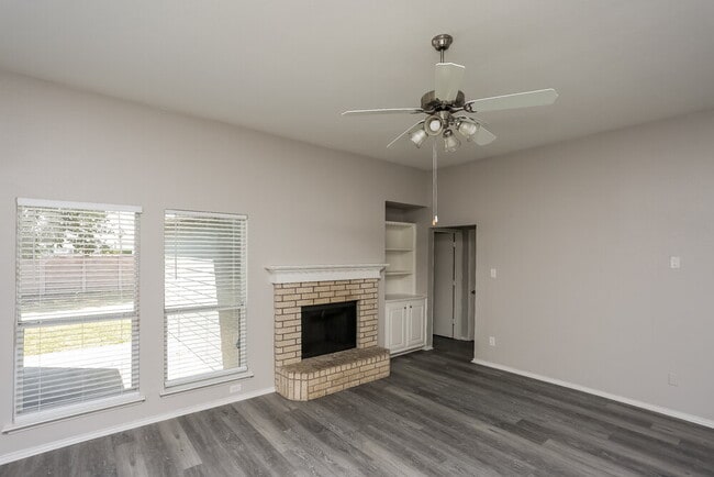 Building Photo - 1007 Andrew St