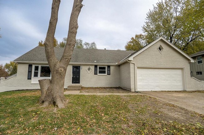 Building Photo - 18812 Gateway Dr