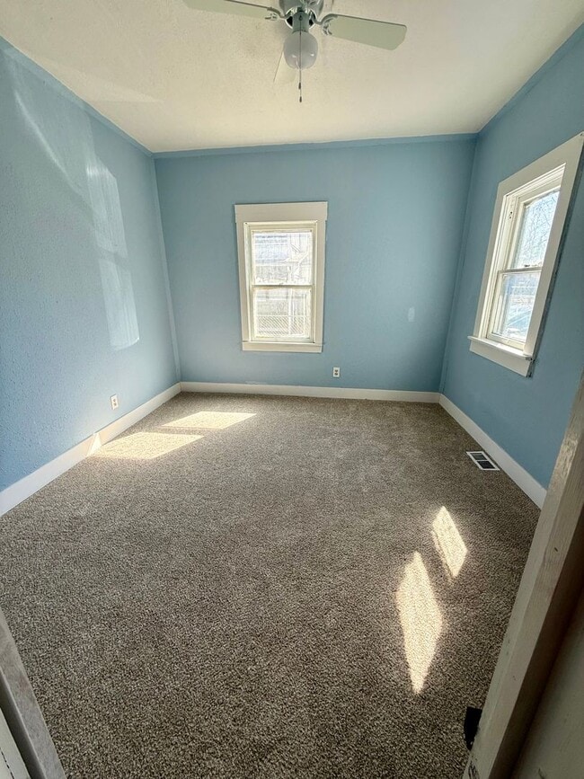 Building Photo - Single Family Home