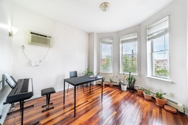 Primary Photo - 100 Palisade Ave