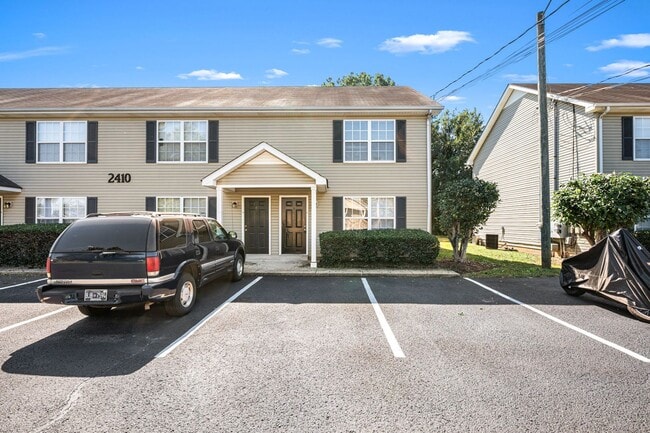 Building Photo - Hamlet Square Townhomes Unit 2410D