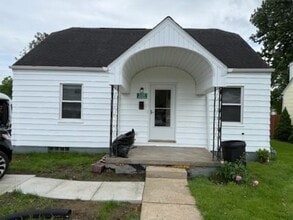 Building Photo - 124 Cherry Ln