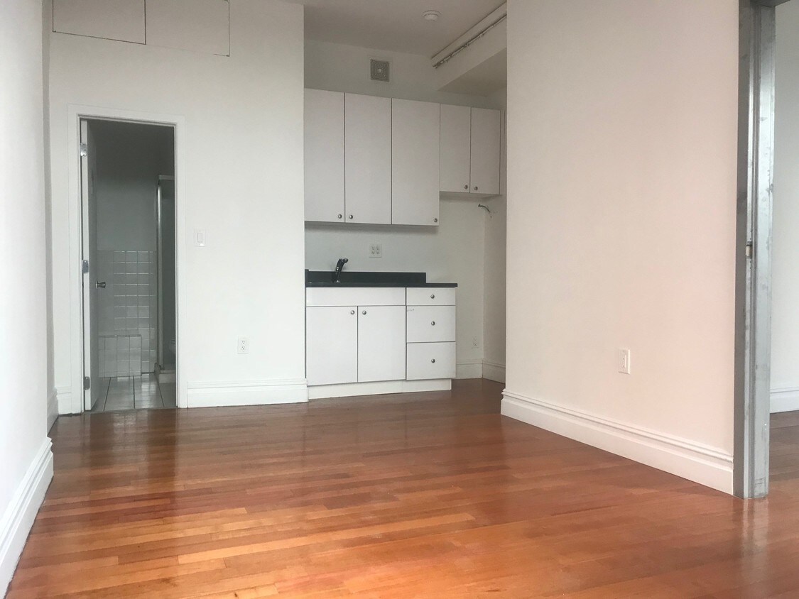 Primary Photo - 1095 2nd Ave