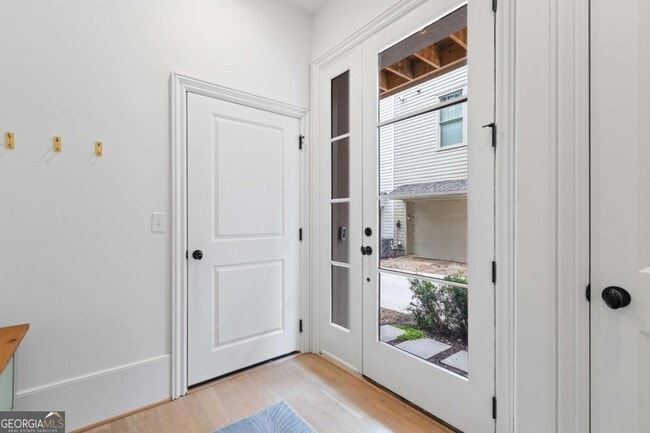 Building Photo - 658 Bull St SE