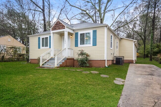 Building Photo - 1294 Almont Dr SW