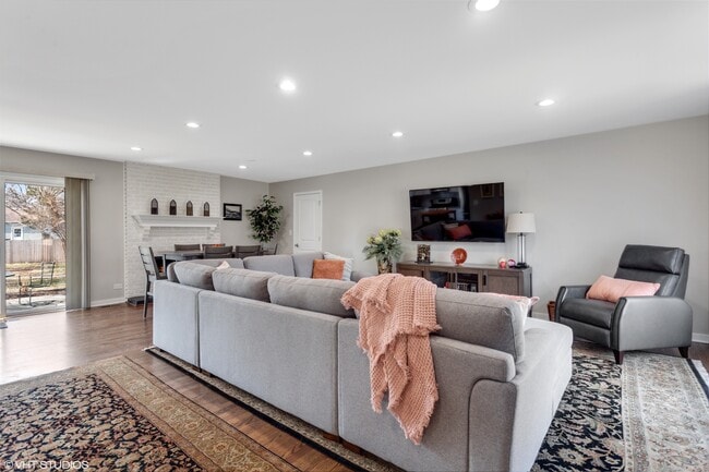 Foto del edificio - 1915 Farmington Ct