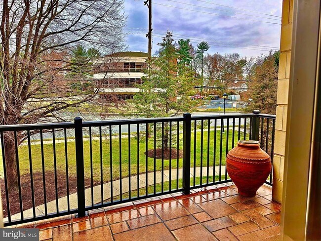 Building Photo - 206 Carson Terrace